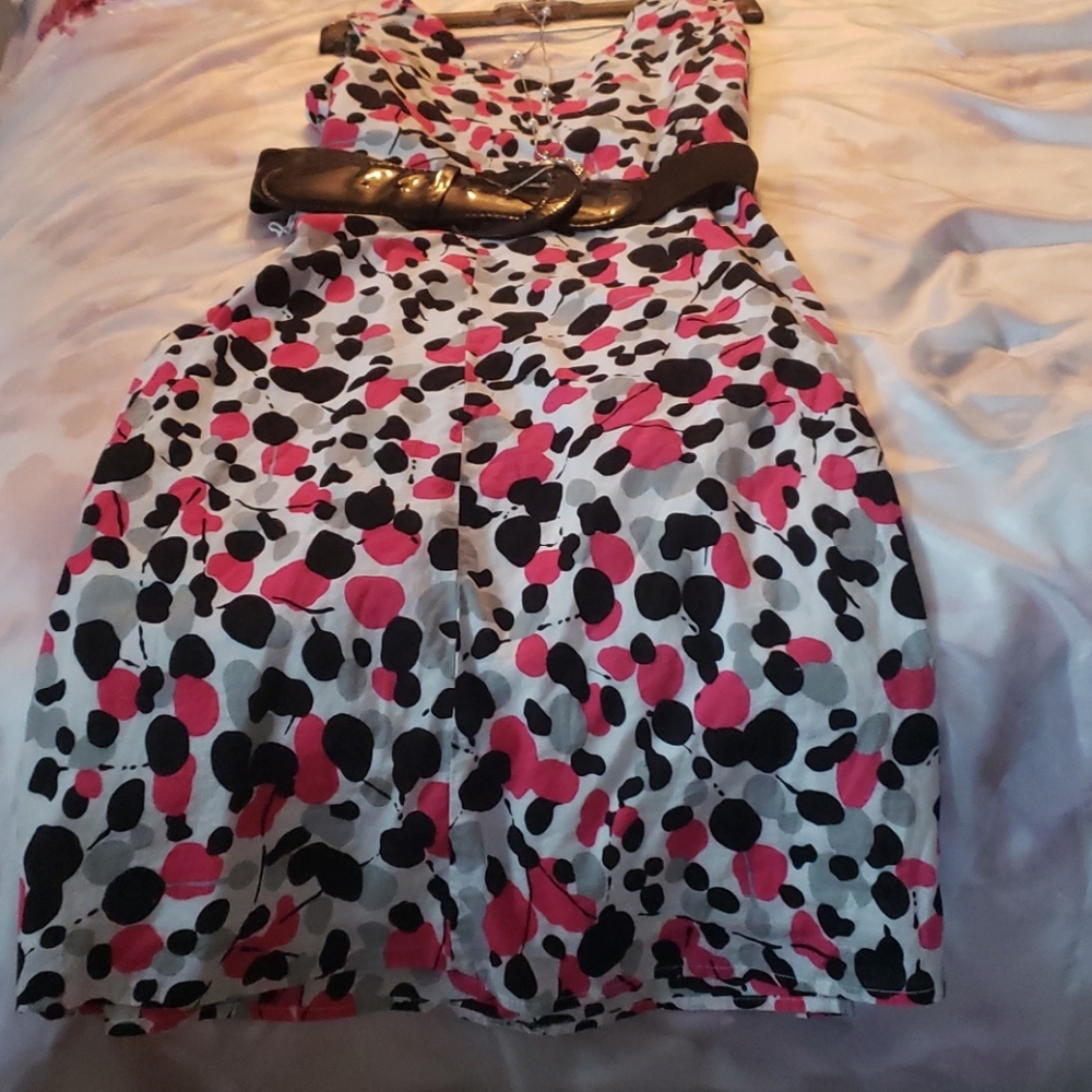 Dress - Picture 5 of 14